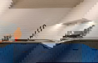 Foto 3 - Spacious Apartment With Parking on Prime Location