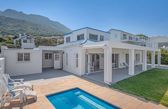 Unwind in Coastal Charm at Villa Santorini - Foto 1