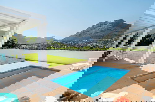Foto 32 - Unwind in Coastal Charm at Villa Santorini