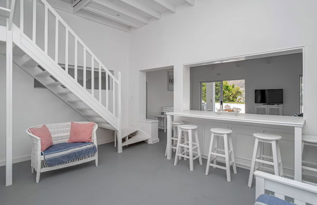 Unwind in Coastal Charm at Villa Santorini - Foto 5