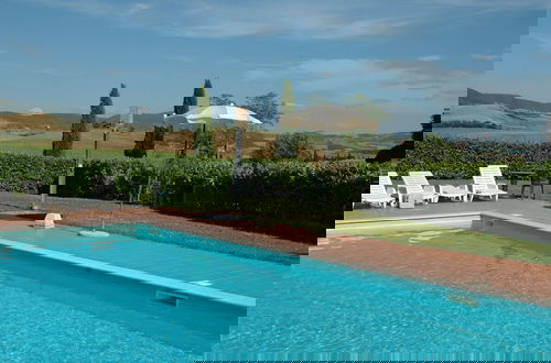 Photo 34 - Modern Farmhouse in Pienza With Pool