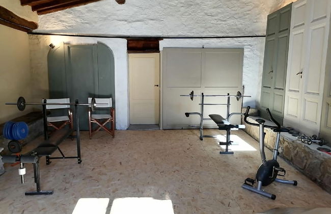 Tuscan Hideaway With Pool - Photo 9
