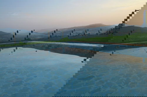 Foto 33 - Lovely Holiday Home in Monte Colombo on Farm