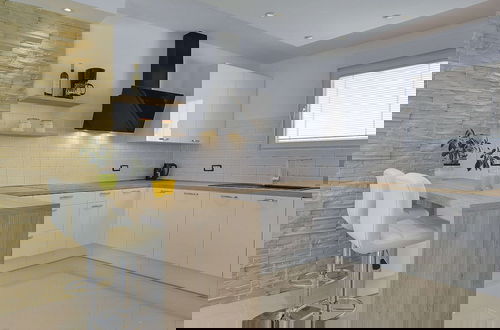 Foto 7 - Family Villa With Swimming Pool