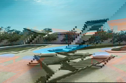 Foto 16 - Family Villa With Swimming Pool
