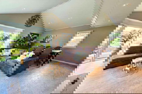 Foto 11 - Beautiful Holiday Home With Garden