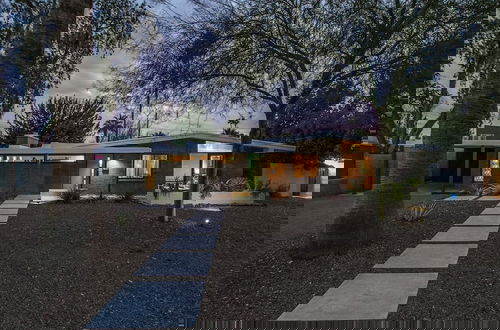 Foto 45 - Mid-century Modern W/backyard Oasis, Putting Green