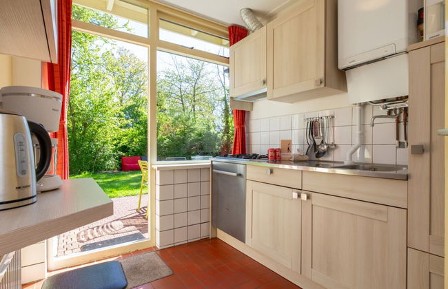 Bungalow Near Dutch Beach With Garden - Photo 8