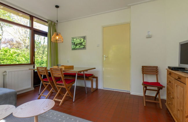 Bungalow Near Dutch Beach With Garden - Photo 14