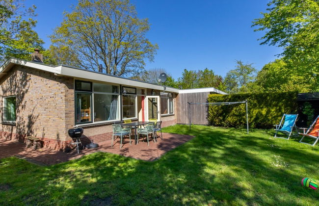 Bungalow Near Dutch Beach With Garden - Photo 1