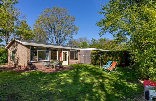 Bungalow Near Dutch Beach With Garden - Photo 21