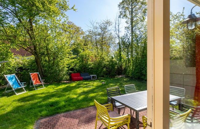 Bungalow Near Dutch Beach With Garden - Photo 15