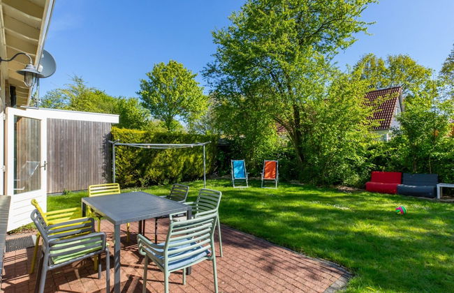 Bungalow Near Dutch Beach With Garden - Photo 16