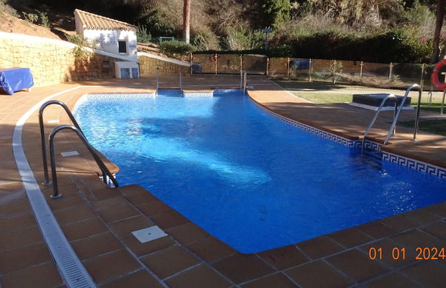 Elviria 2-bed Apt, Sleeps 4, Pool, 20m to Beach - Foto 17
