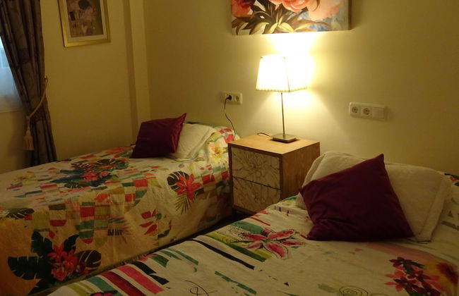 Elviria 2-bed Apt, Sleeps 4, Pool, 20m to Beach - Foto 4