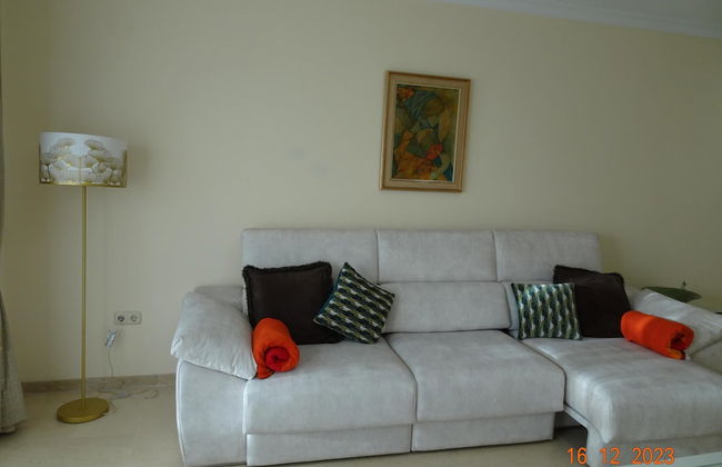 Elviria 2-bed Apt, Sleeps 4, Pool, 20m to Beach - Foto 8