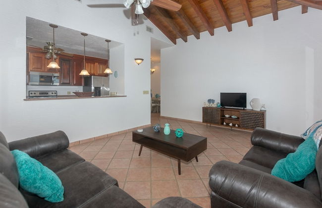 Pineapple Villa 142 2 Bedroom Condo by RedAwning - Photo 10