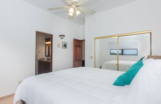 Pineapple Villa 142 2 Bedroom Condo by RedAwning - Photo 3