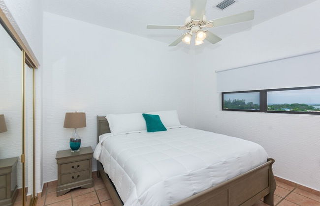 Pineapple Villa 142 2 Bedroom Condo by RedAwning - Photo 2