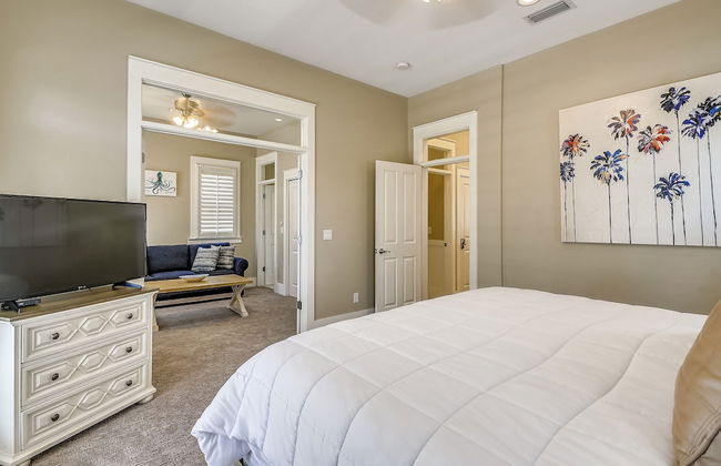 Paradise Pointe - Gorgeous 4 BR home with pool by RedAwning - Photo 5