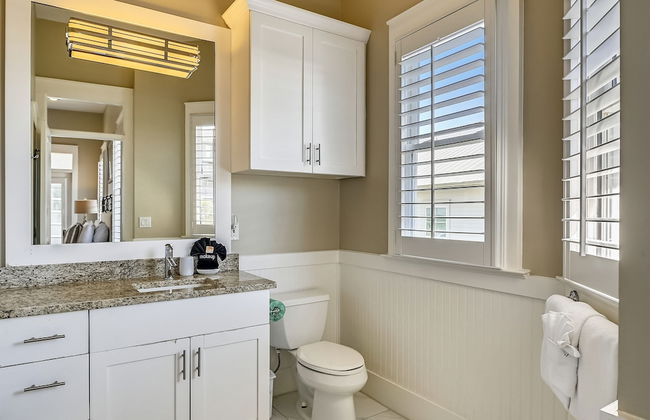Paradise Pointe - Gorgeous 4 BR home with pool by RedAwning - Photo 41