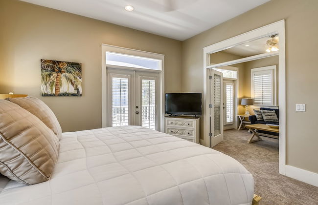 Paradise Pointe - Gorgeous 4 BR home with pool by RedAwning - Photo 3