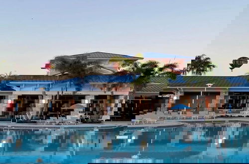 Foto 41 - Relaxing Getaway With Private Pool & Lake View