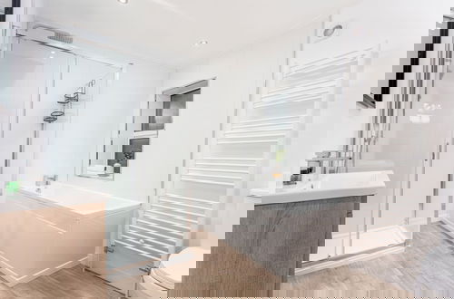 Photo 17 - Cuthbert House - Donnini Apartments