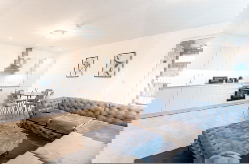 Photo 7 - Brand New Luxurious 2-bed Apartment in Barking