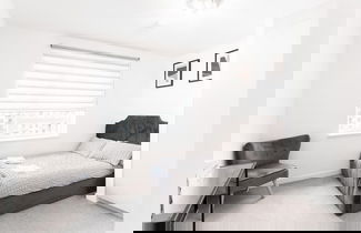 Photo 3 - Brand New Luxurious 2-bed Apartment in Barking