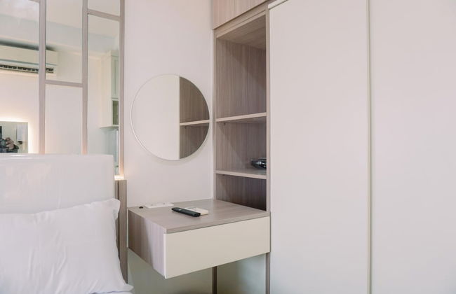 Homey And Cozy Stay Studio Belmont Residence Puri Apartement - Foto 1