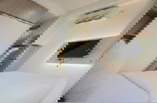 Foto 2 - Homey And Cozy Stay Studio Belmont Residence Puri Apartement