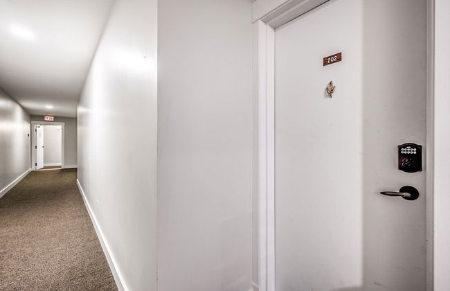 Spacious Lakefront Condo w Amazing View - Foto 1