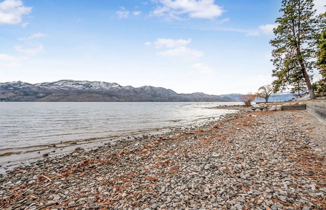 Spacious Lakefront Condo w Amazing View - Foto 18