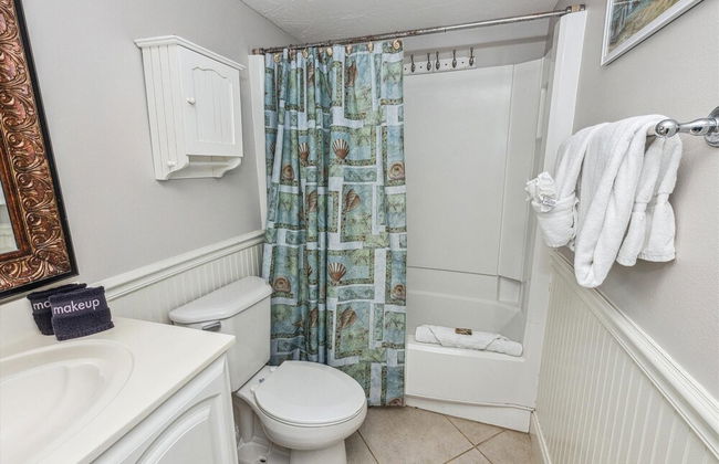 Shoreline Towers 1063 2 Bedroom Condo by RedAwning - Photo 17