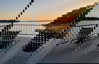 Foto 1 - New Best Location Spectacular Views Dock Arcade