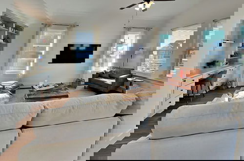 Photo 16 - Pointe of View
