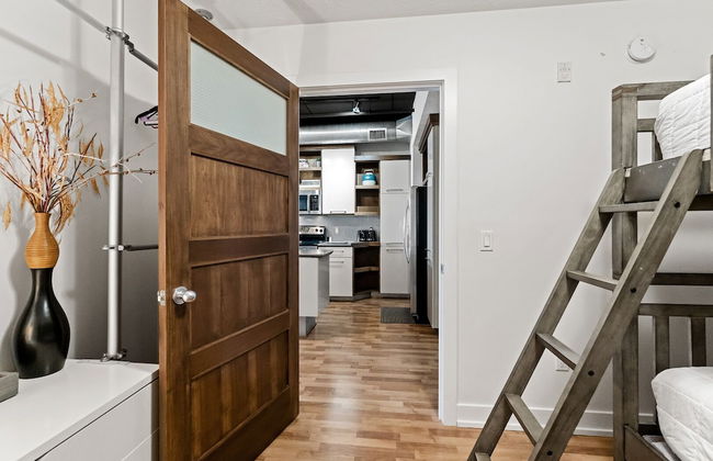 Luxurious 2BDR Loft-Condo Grand Haven 12 - Photo 4