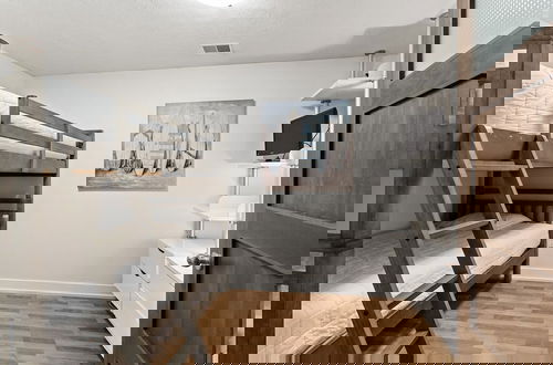 Foto 3 - Luxurious 2BDR Loft-Condo Grand Haven 12