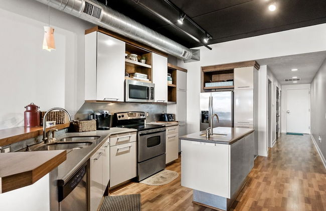 Luxurious 2BDR Loft-Condo Grand Haven 12 - Photo 7