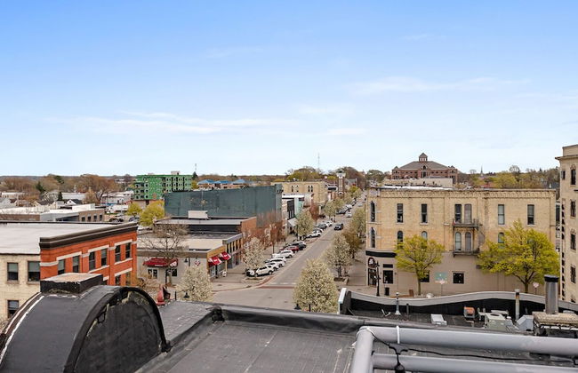 Luxurious 2BDR Loft-Condo Grand Haven 12 - Photo 20