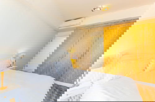 Foto 2 - Two Bedroom With Private Balcony