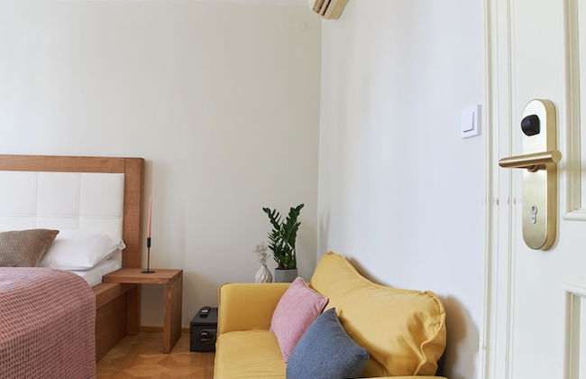 River View Residence by Charles Bridge - Photo 14