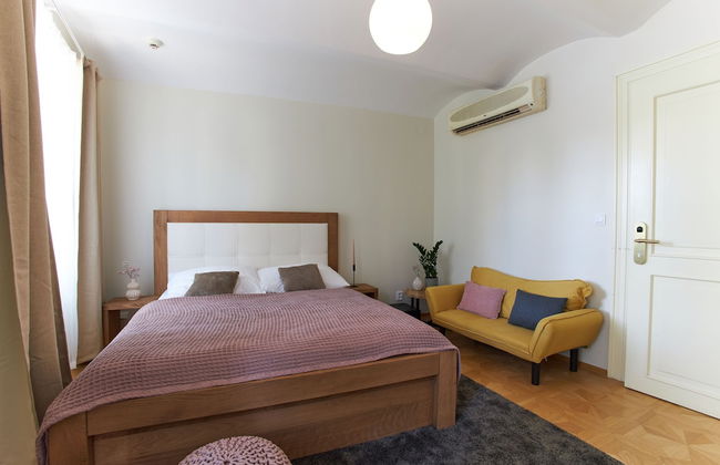 River View Residence by Charles Bridge - Photo 12