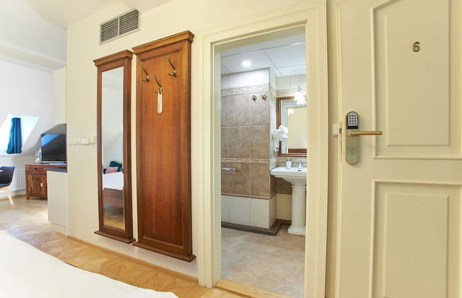 River View Residence by Charles Bridge - Photo 6