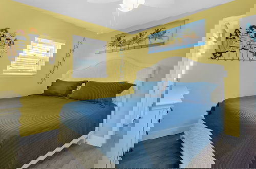 Foto 2 - Beachy, Modern & Updated, 3 Minutes to Beach + Boat Parking