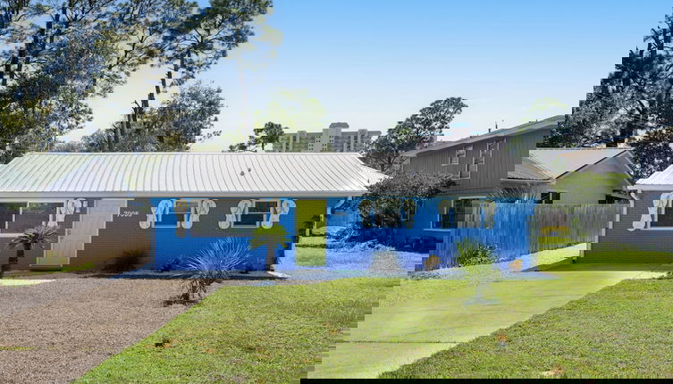Foto 1 - Beachy, Modern & Updated, 3 Minutes to Beach + Boat Parking