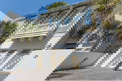 Foto 1 - Sleep up to 20 - 2 Homes Side by Side - Gated Community w/ Community Pool!