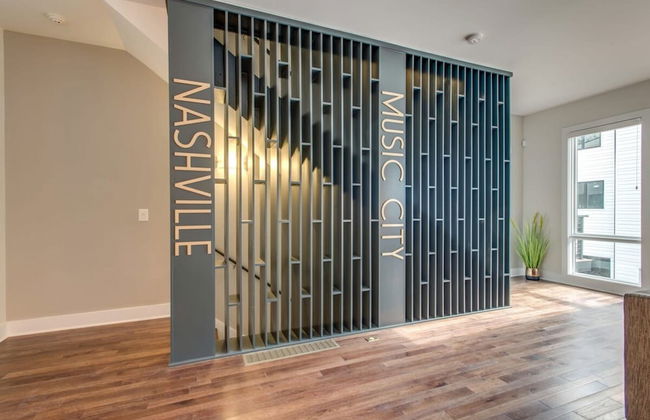Downtown Luxury - 10 Beds Free Parking - Photo 36
