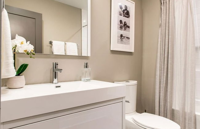 Downtown Luxury - 10 Beds Free Parking - Photo 26